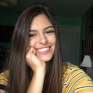 Meet your Posher, Melanie